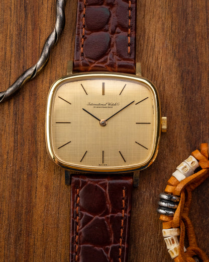 IWC "Square TV" Linen dial Gold Ref. 2583 (Cal. 403)