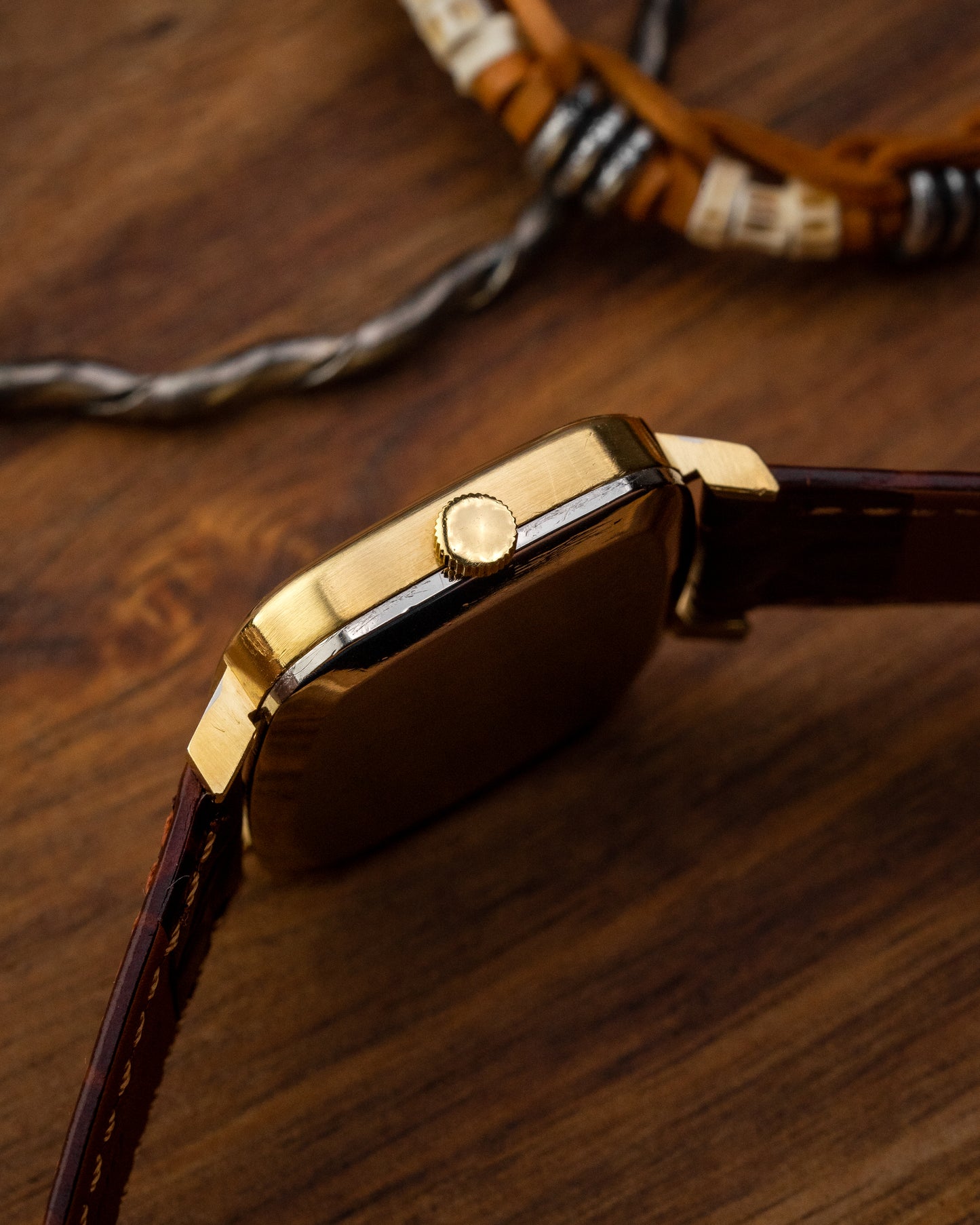 IWC "Square TV" Linen dial Gold Ref. 2583 (Cal. 403)