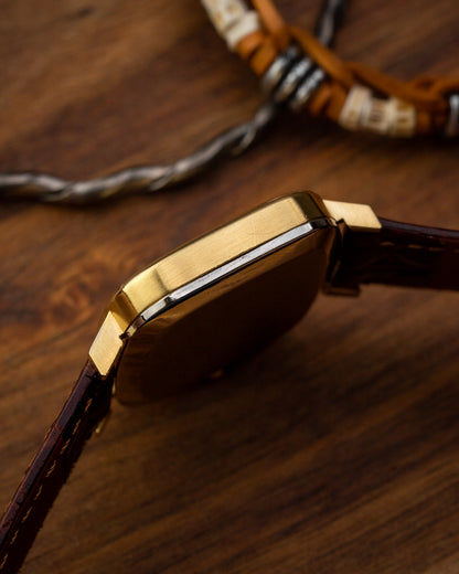 IWC "Square TV" Linen dial Gold Ref. 2583 (Cal. 403)