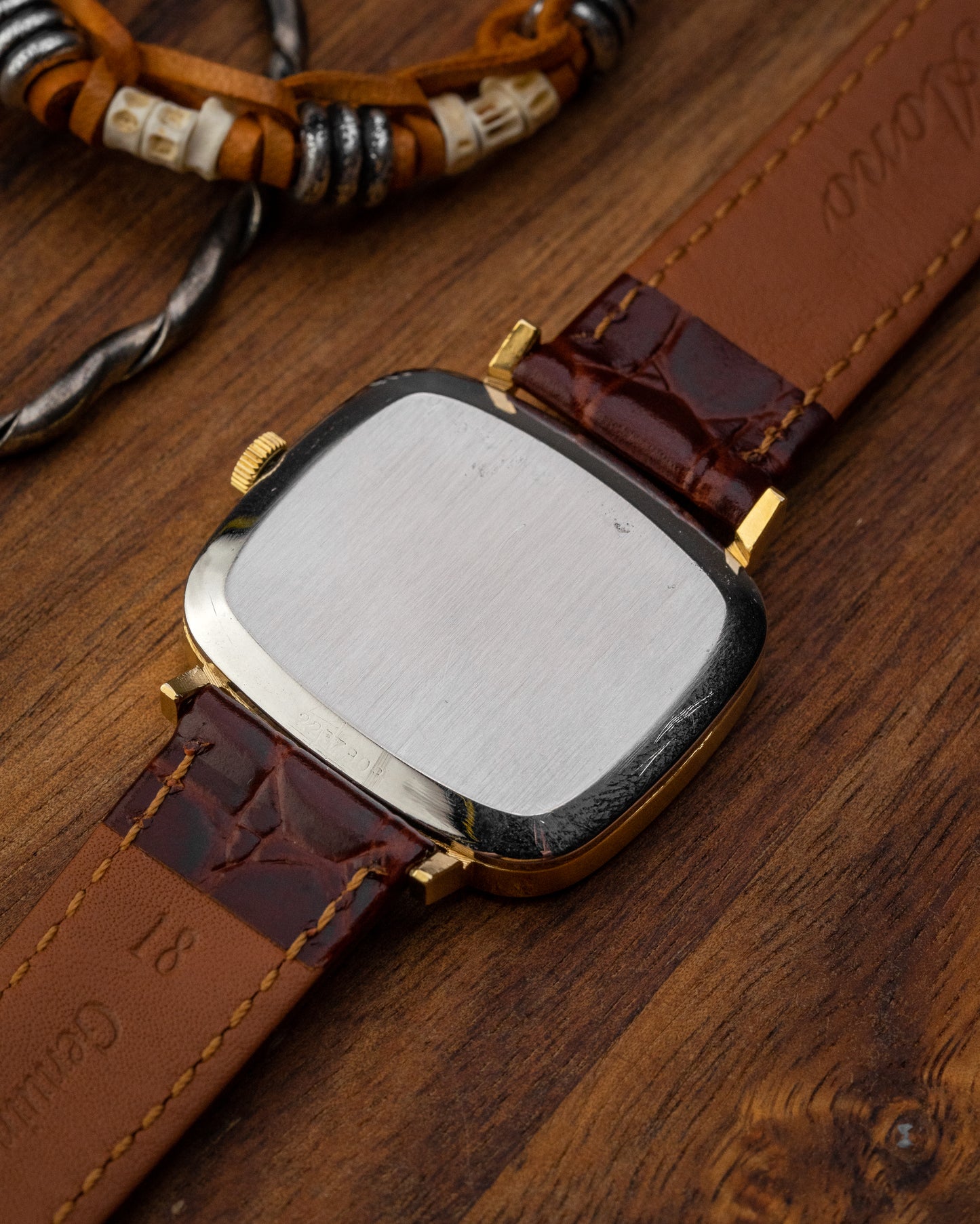 IWC "Square TV" Linen dial Gold Ref. 2583 (Cal. 403)