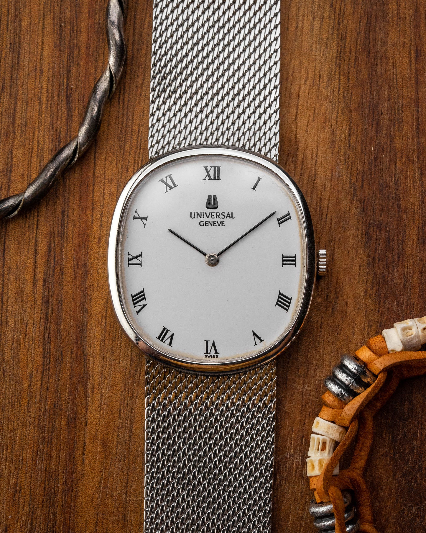 Universal Geneve "Ellipse" White Roman dial Ref. 842135 (Cal. 1-42)