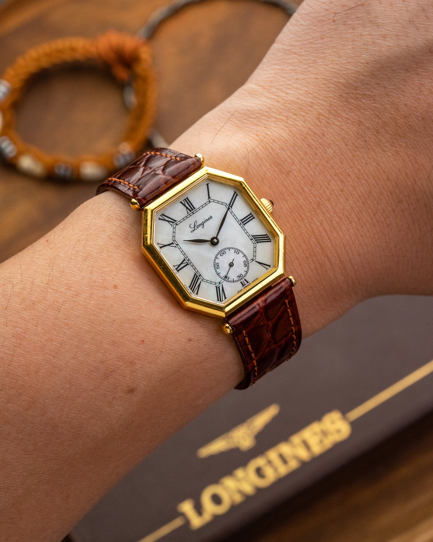 Longines Octagonal 'Mother-of-Pearl' dial Gold Ref. 3209 (Cal. 846.4)