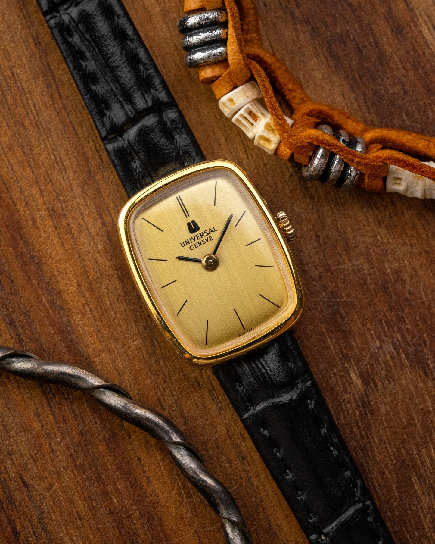 Universal Geneve Rectangular Cushion Gold Ladies Ref. 510612 (Cal. 10)