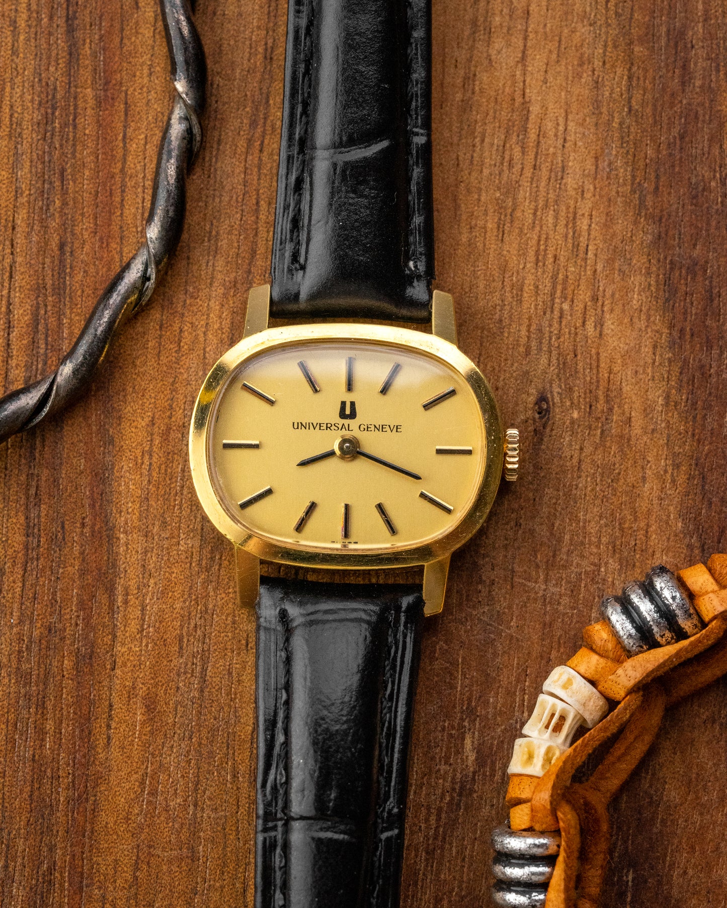 Universal Geneve Oval Gold Ladies Ref. 511613 (Cal. 11)