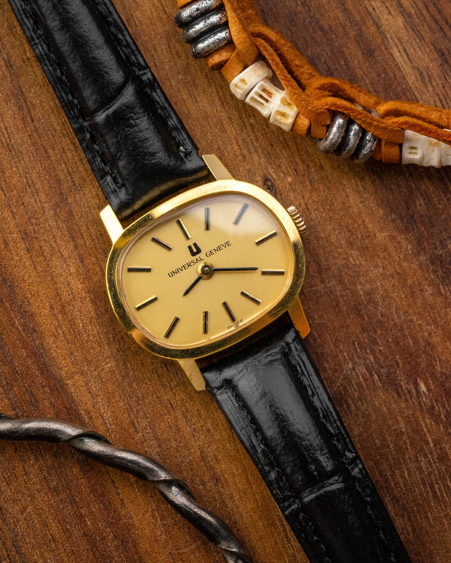 Universal Geneve Oval Gold Ladies Ref. 511613 (Cal. 11)