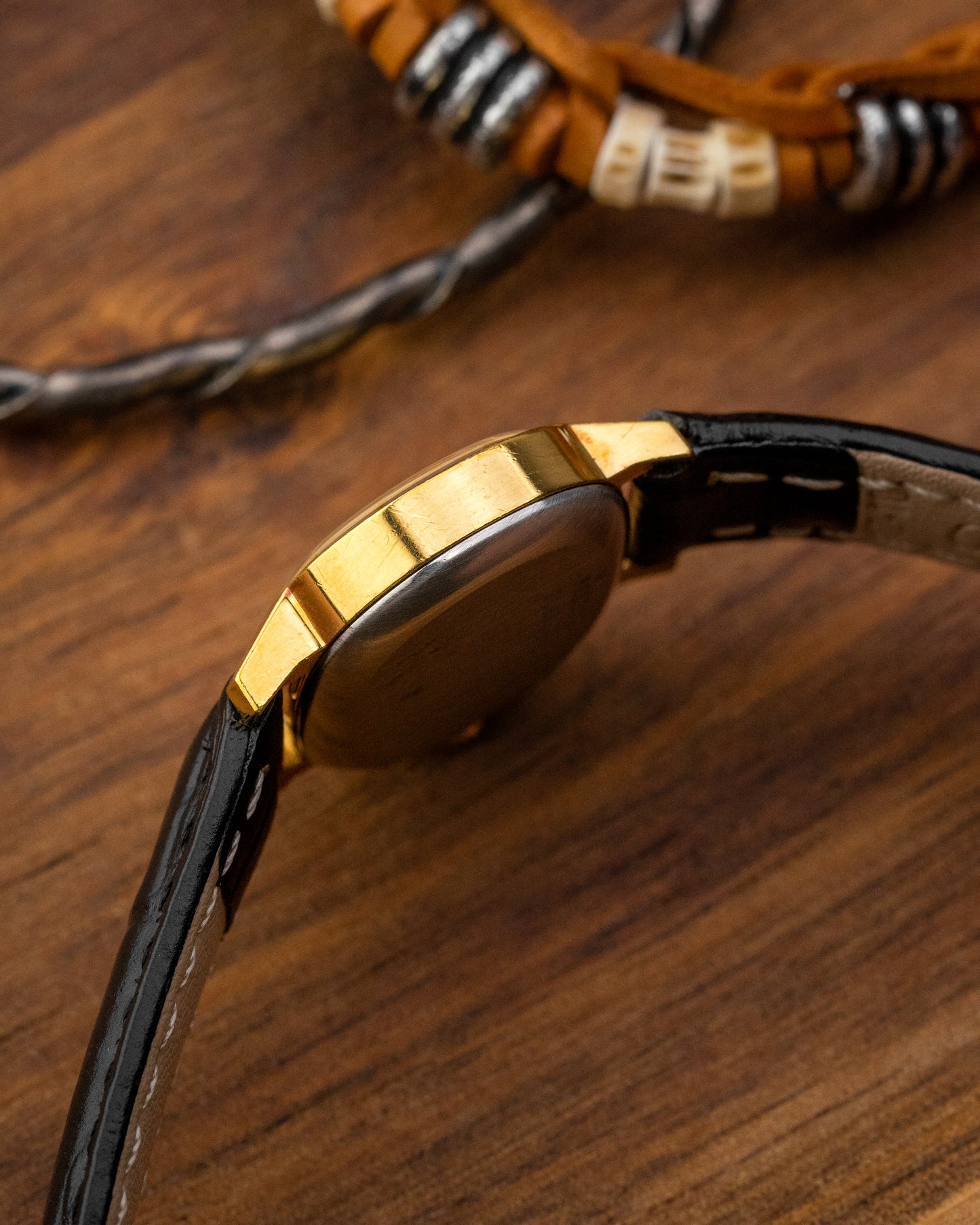 Universal Geneve Oval Gold Ladies Ref. 511613 (Cal. 11)