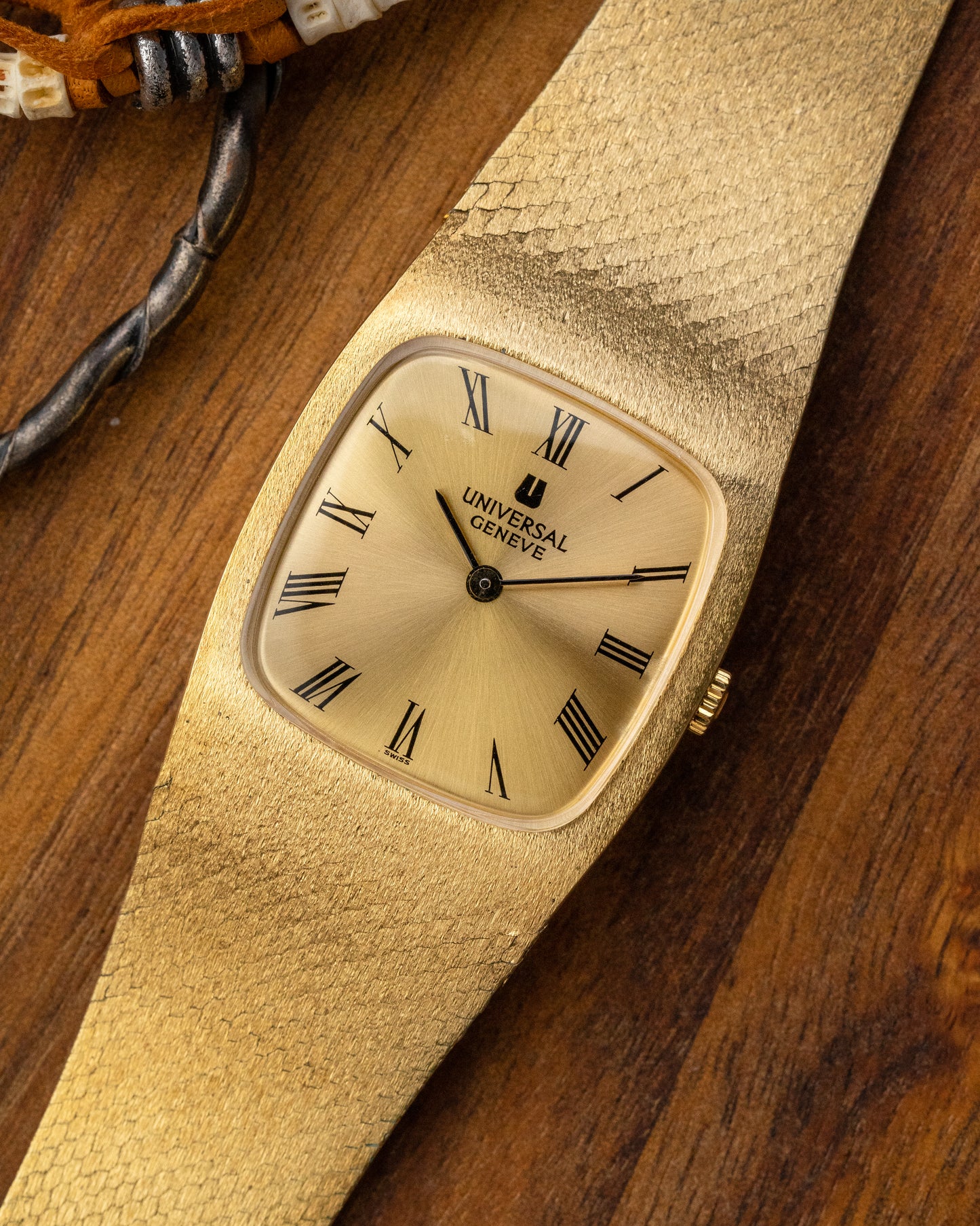 Universal Geneve “Cobra” Roman dial Gold Ref. 542014 (Cal. 1-42)