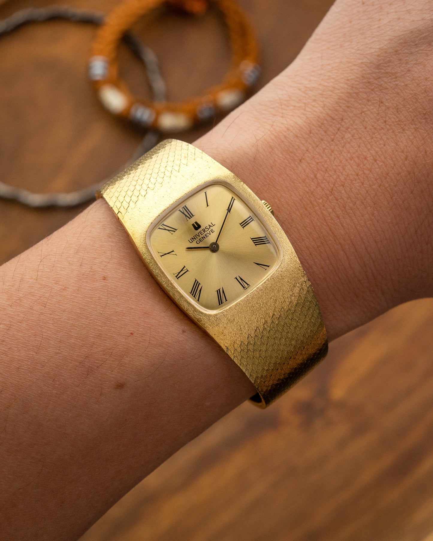 Universal Geneve “Cobra” Roman dial Gold Ref. 542014 (Cal. 1-42)
