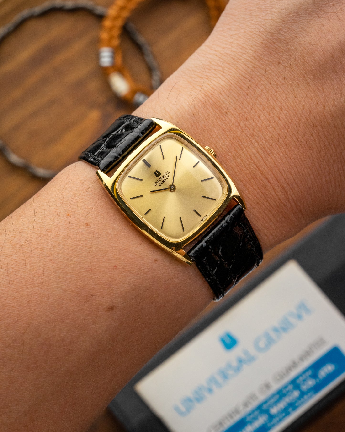 Universal Geneve “Square-TV” Gold Ref. 542114 (Cal. 1-42)