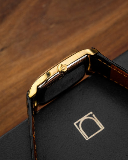 Universal Geneve “Square-TV” Gold Ref. 542114 (Cal. 1-42)