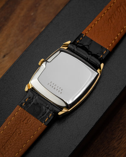 Universal Geneve “Square-TV” Gold Ref. 542114 (Cal. 1-42)