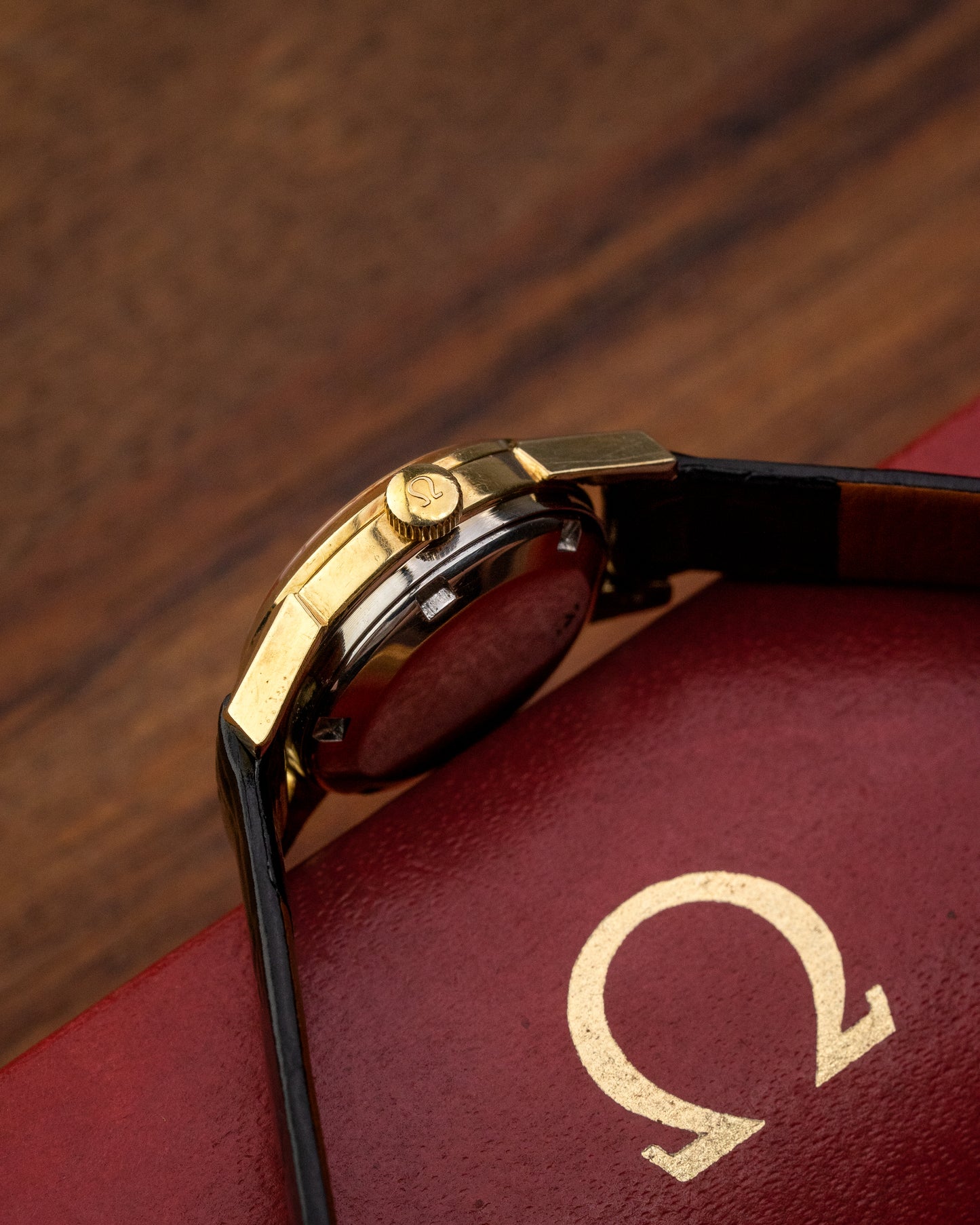Omega Ladymatic "Türler" Petite Gold Capped case Ref. 555001 (Cal. 661)