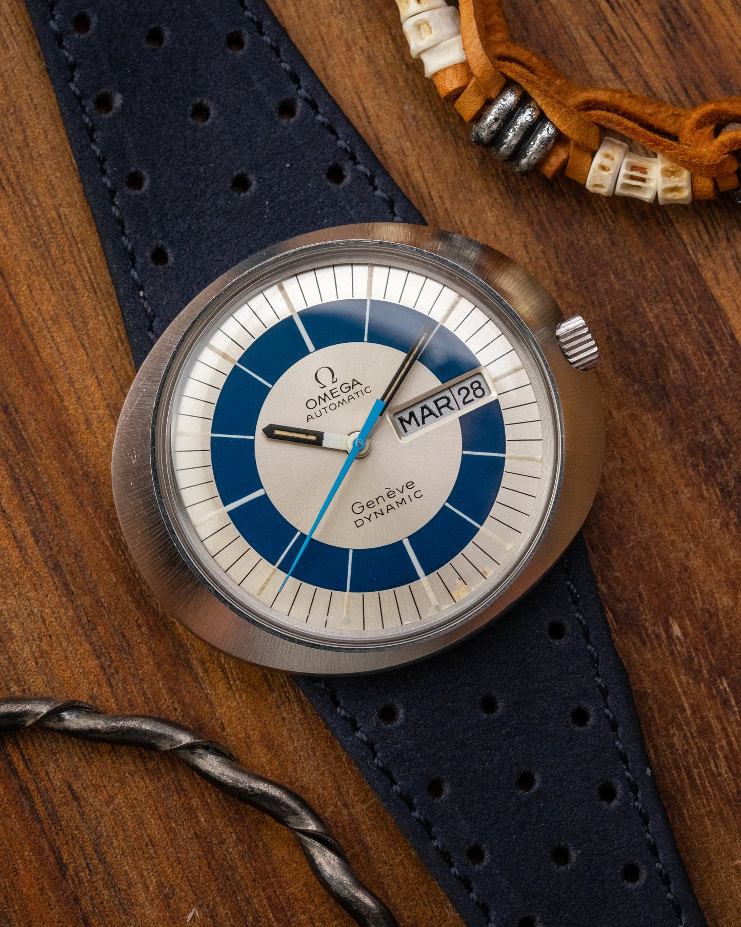 Omega Geneve Dynamic UFO Day-Date "Bullseye" Ref. 166.079 (Cal. 752)