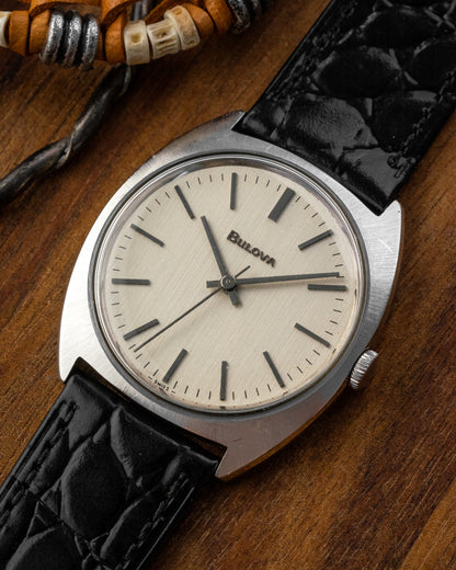 Bulova "C-Shape" Ref. 737 (Cal. 11 BLC)