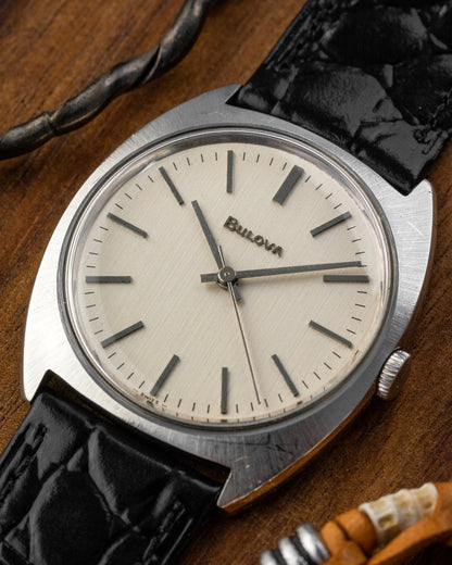 Bulova "C-Shape" Ref. 737 (Cal. 11 BLC)