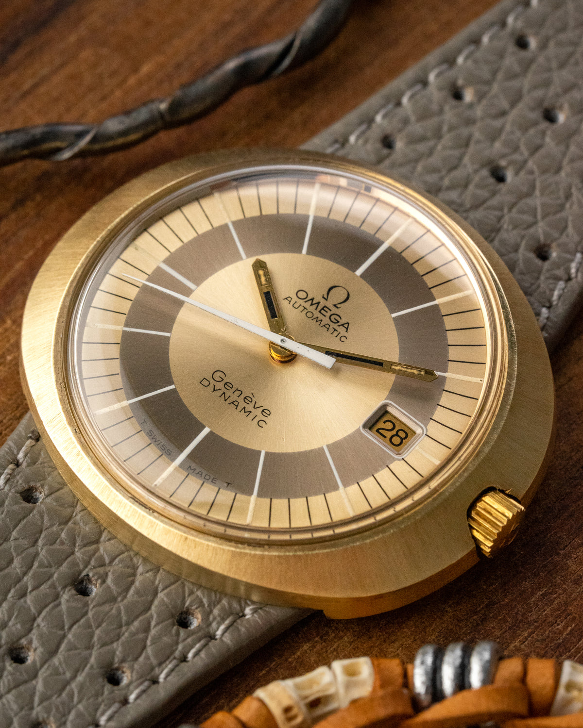 Omega Geneve Dynamic “UFO” Automatic Date Gold Capped Ref. 166.039 (Cal. 565)